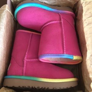 Toddler Classic Short II Rainbow Ugg Boots NEW 🌈